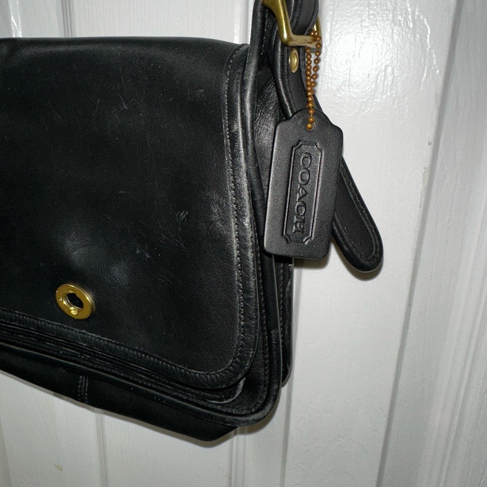 VINTAGE COACH!!! MINT CONDITION!!! - Picture 4 of 11